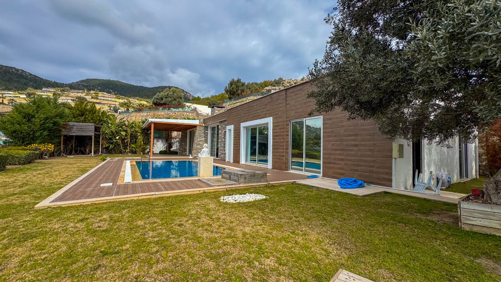 Single-Storey 5+2 Villa with Panoramic Sea View in Konacık, Bodrum