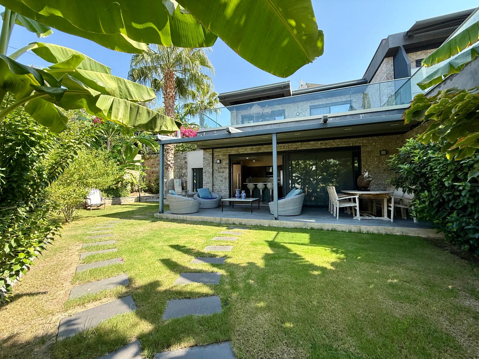 Bodrum Yalıkavak Dirmil'de 3+1 Geniş Bahçeli Daire