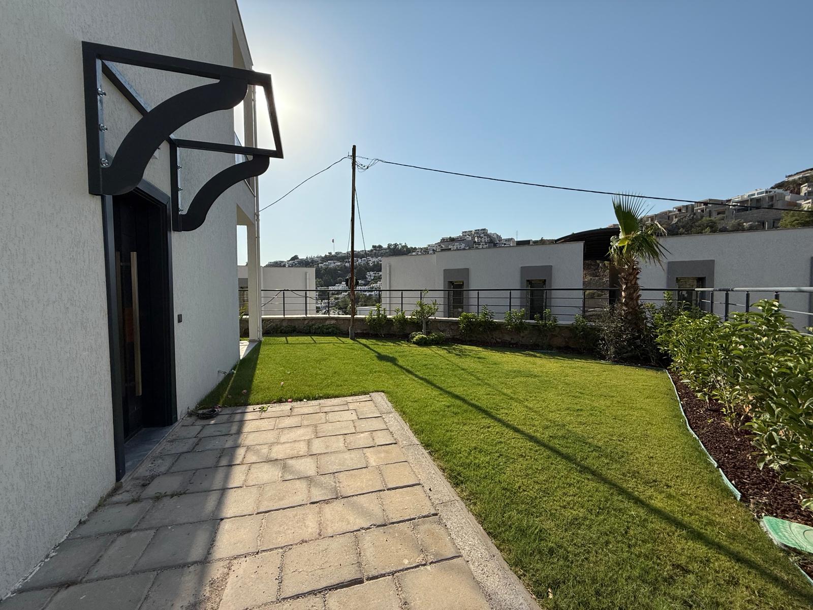 Bodrum Konacık Acropol City Satılık 2+1 Bahçe Katı Daire