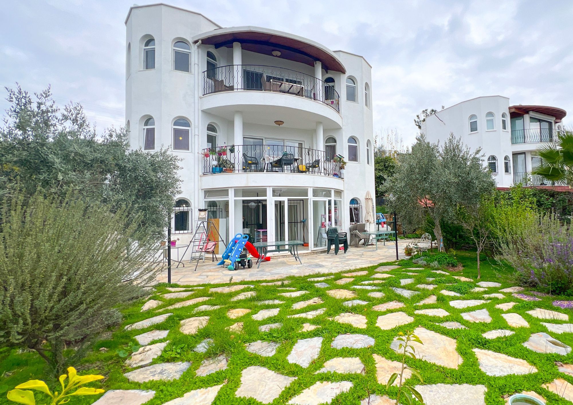Sea View Villa for Sale in Doctors' Complex, Bodrum Konacık