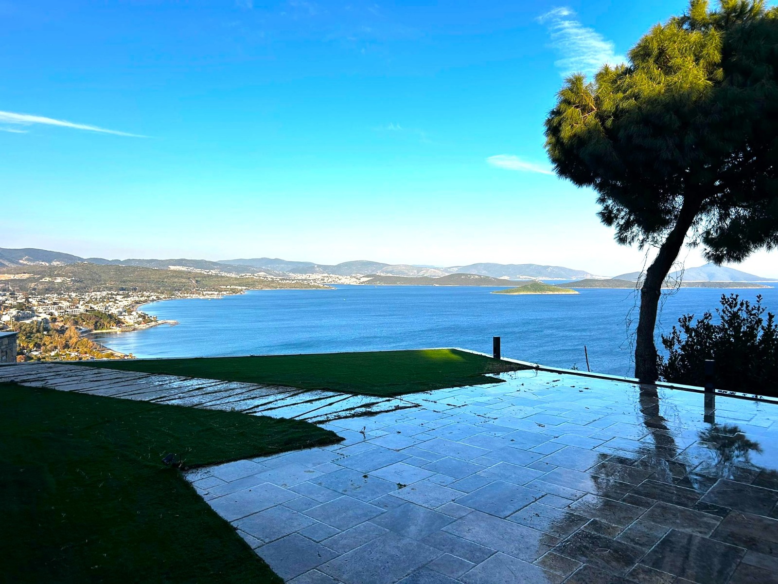 Villa for sale in a gated community in Yahşi Bay with full sea view.